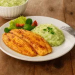 Tilapia Grelhada Delicioso Prato com Purê de Batatas e Brócolis
