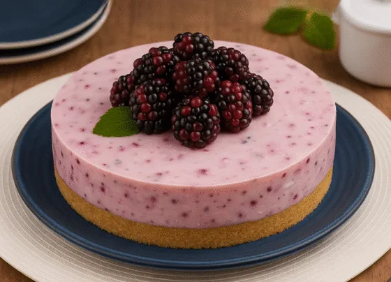 Torta de Amora com Crosta de Biscoito Maisena